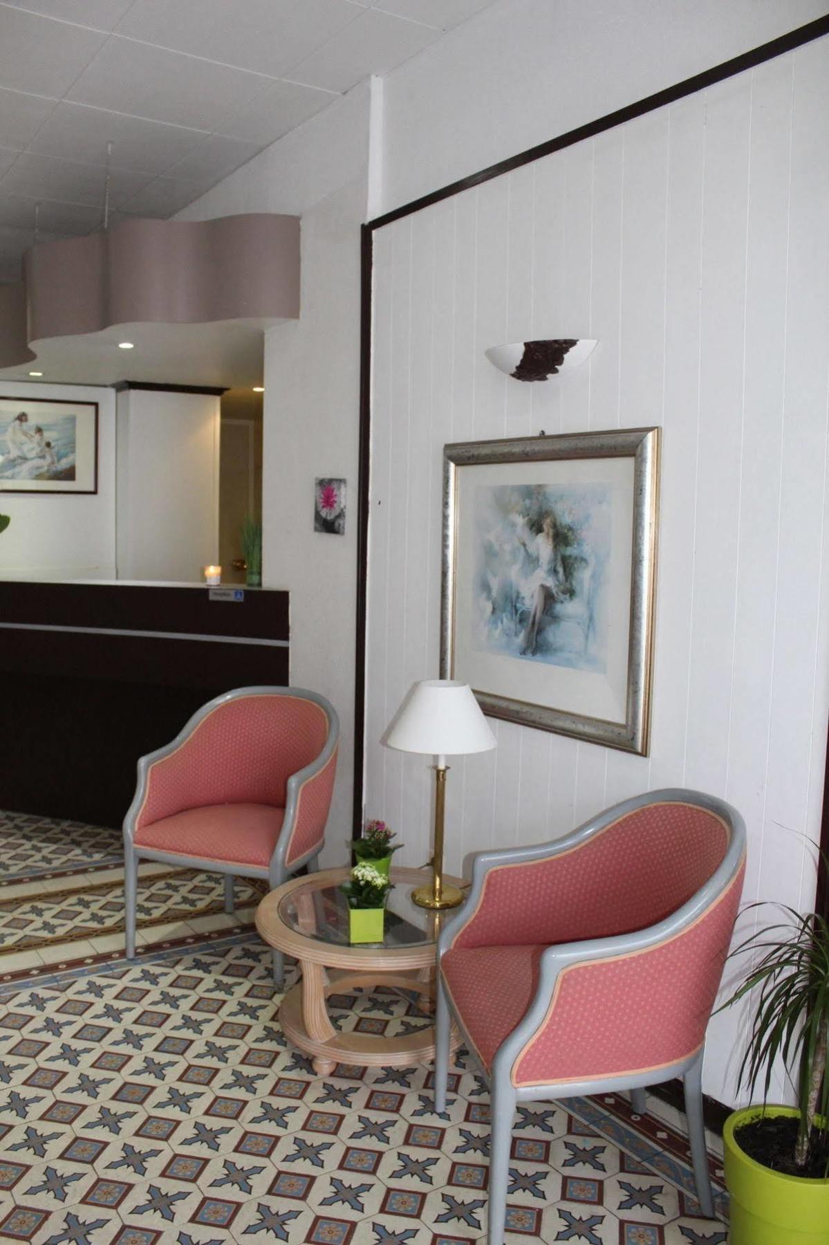 Enzo Hotels Contrexeville Exterior photo